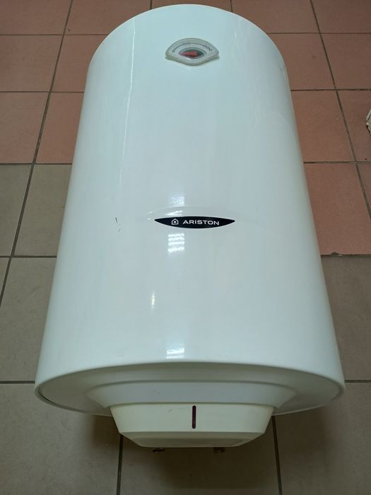 Бойлер водонагреватель 80л.