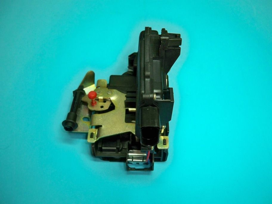 Fecho fechadura eléctrico porta Audi A4 B6 (2001-2007)  NOVAS