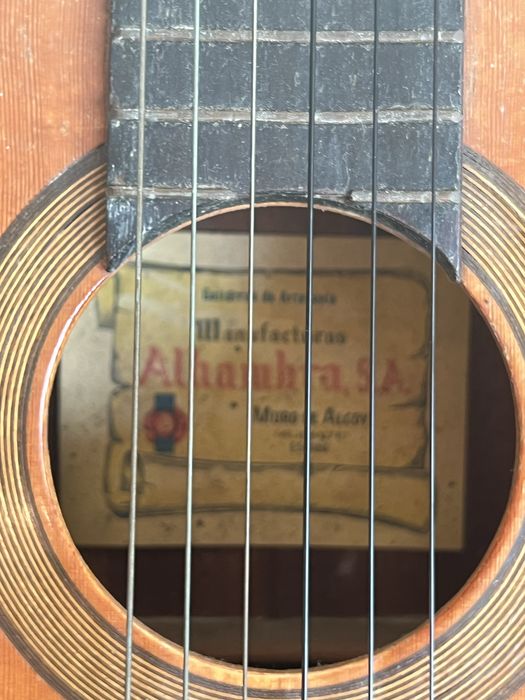 Guitarra clássica Alhambra