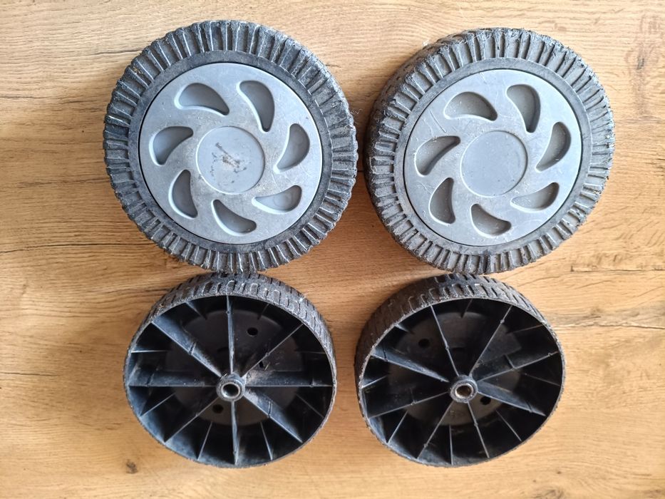 Różne kółka plastikowe