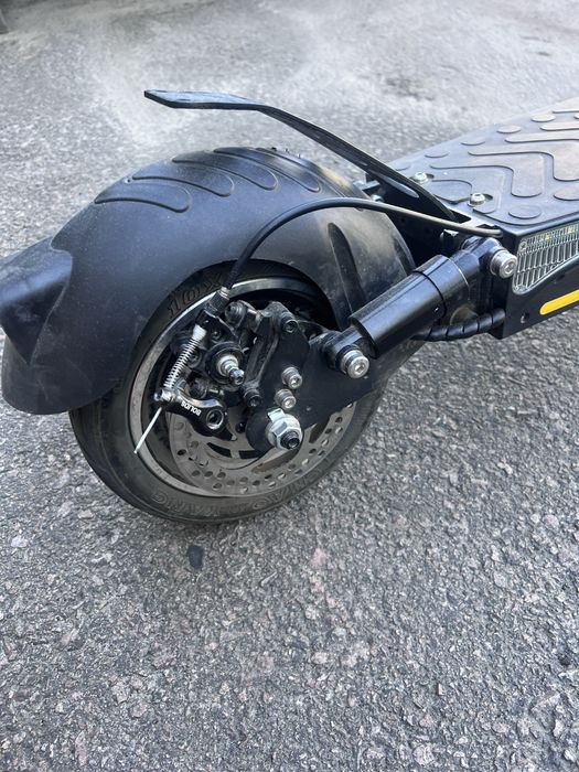 Продам елетросамокат Crosser T4