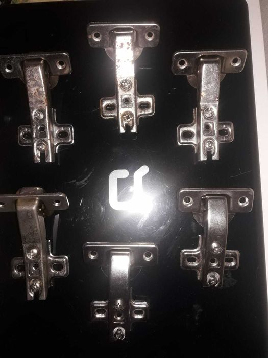 Фурнитура для мебельных дверей