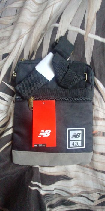 Nowa saszetka unisex New Balance z metką