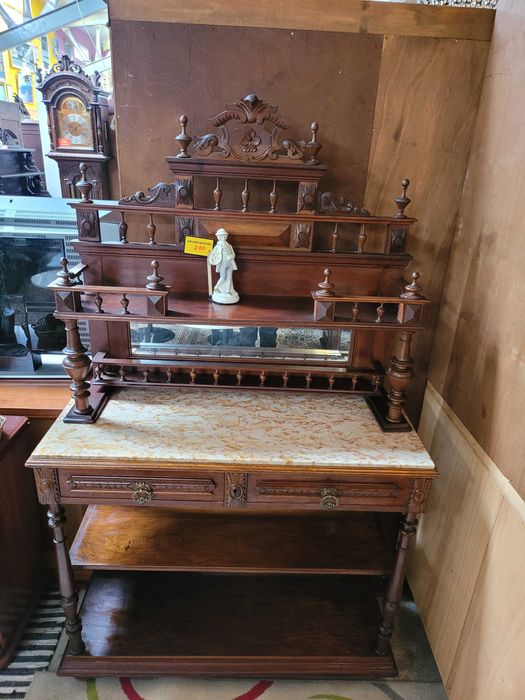 Móvel antigo em madeira maciça com tampo em pedra - Muito bom est