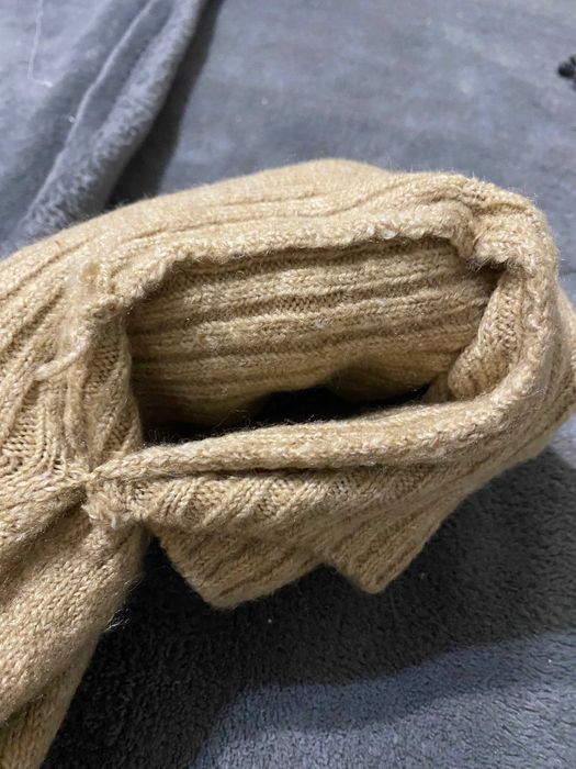 Светр Reserved із довгим горлом і зшитими рукавами