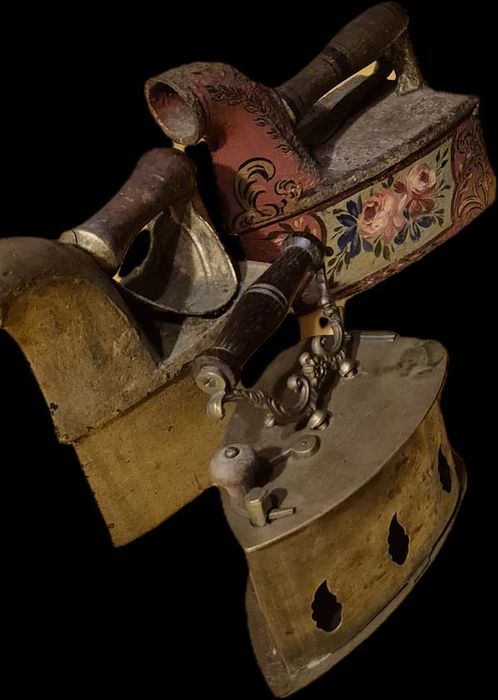 Conjunto de ferros muito antigos