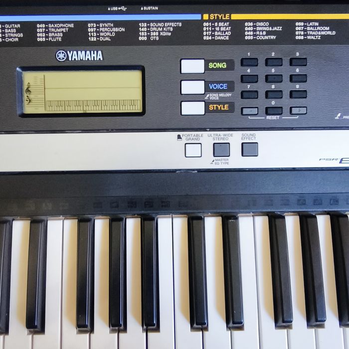 Keyboard Yamaha PSR E243, tanio + statyw gratis