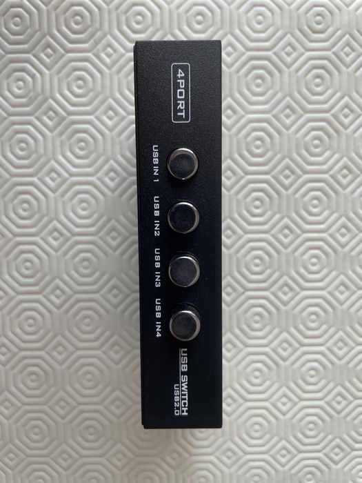 Comutador USB 2.0 (1 aparelho para 4 computadores)