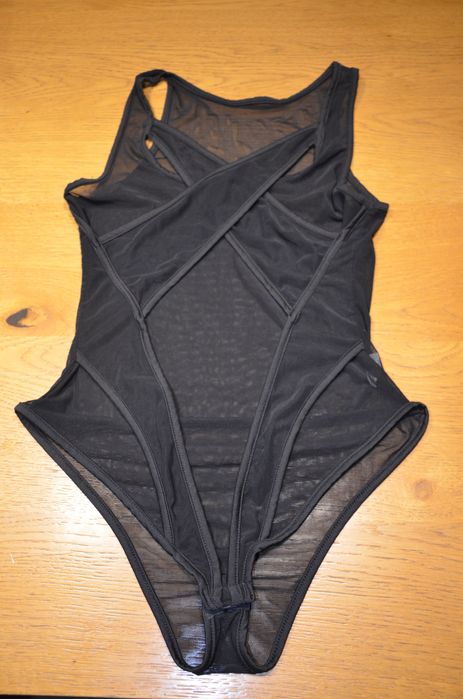 czarne body r. M transparentne