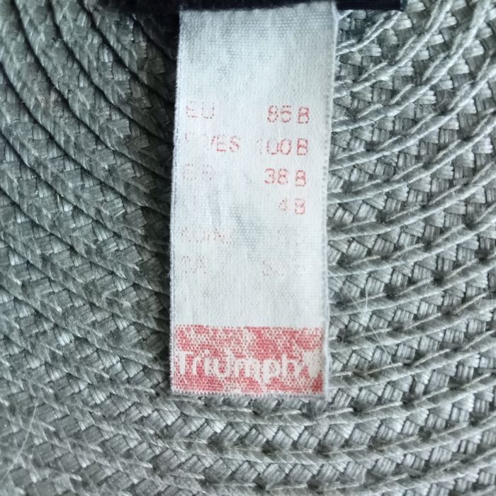 Biustonosz push up,z kieszonkami na wkładki, czarny Triumph  Diamond Sensation 85B