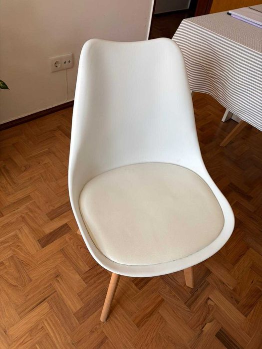 4 Cadeiras Brancas Sala