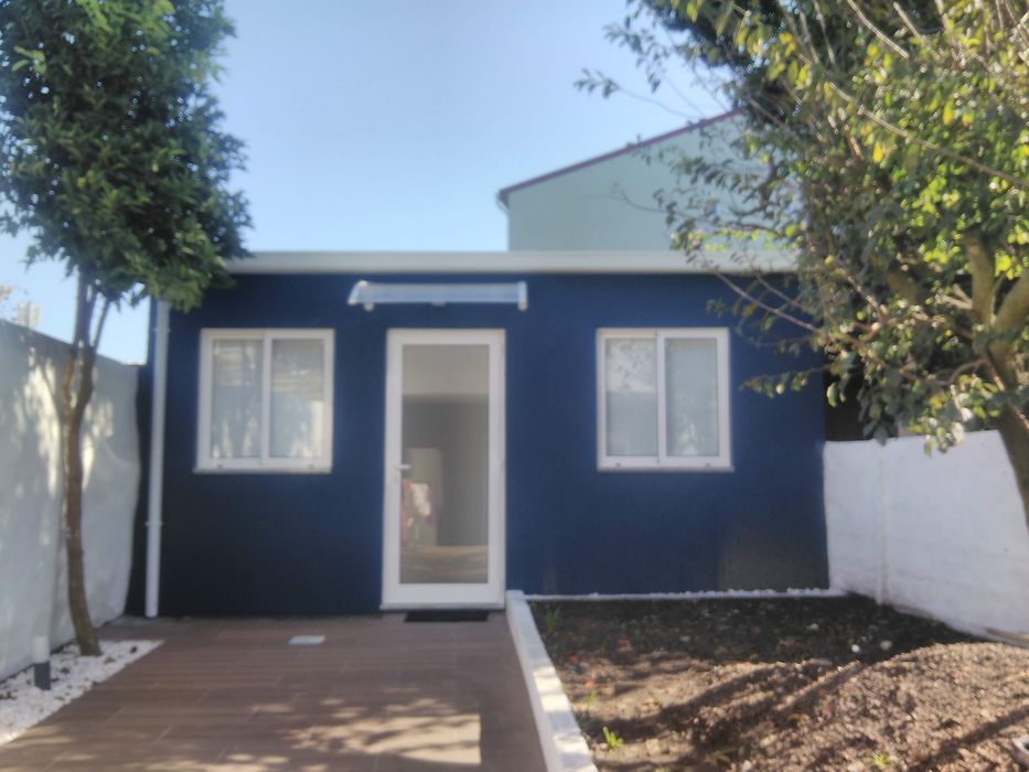 Quarto disponivel para estudante a 200m do ISEP e a 100m da Escola Superior de Saúde.