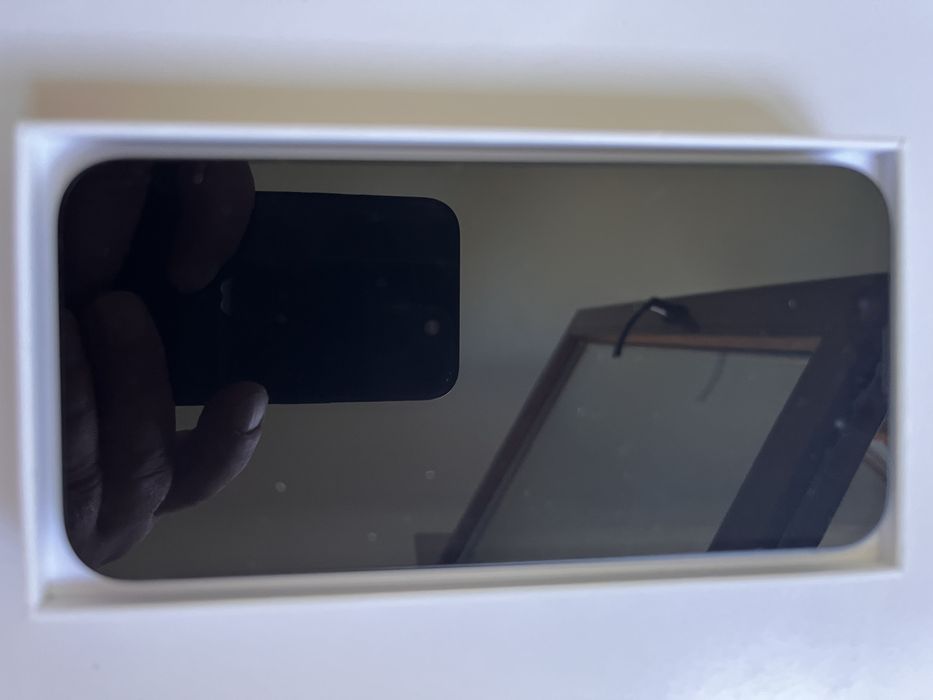 Sprzedam nowy telefon iPhone16e