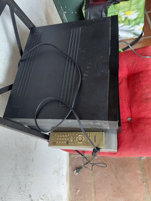 Três  aparelhos  para despachar