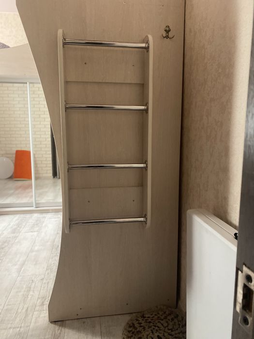 Шкаф купе  , з додатковим місцем зверху