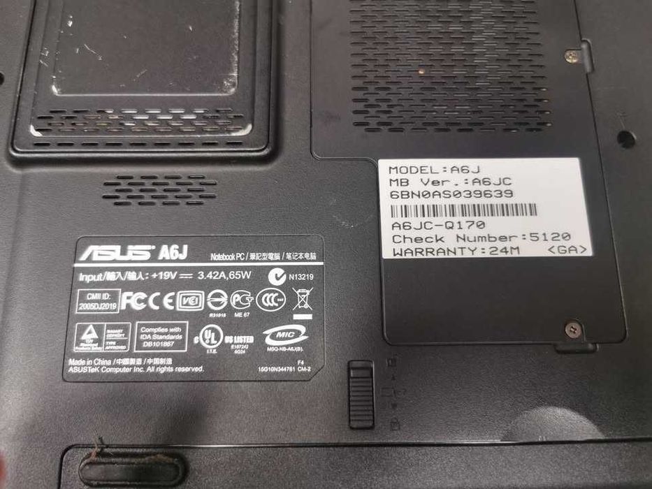 Retro laptop Asus A6JC Intel T2250 1GB RAM 15,4 Win XP