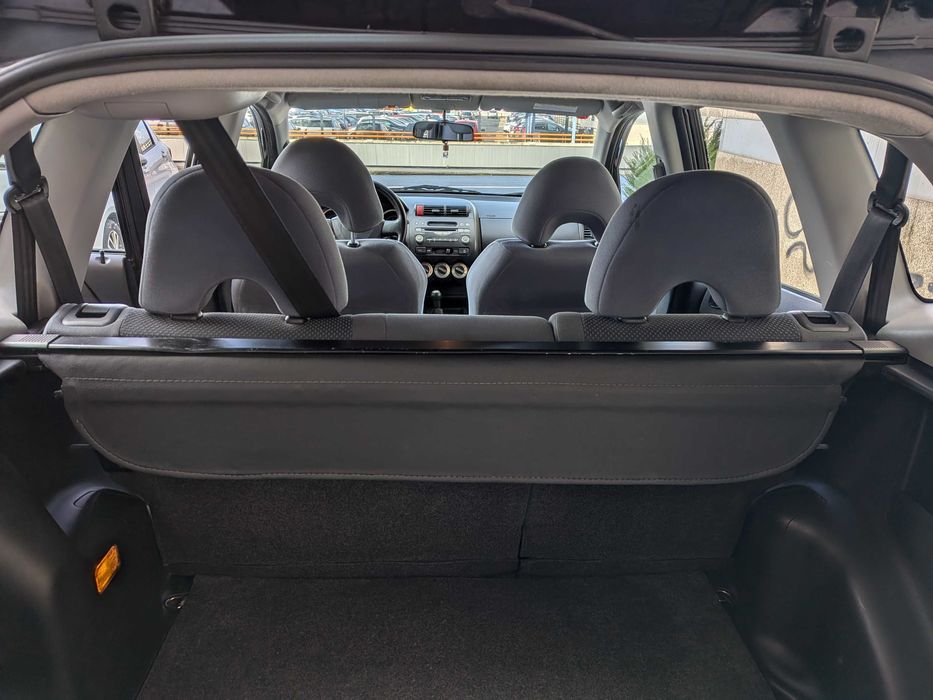 Honda Jazz II 1.2 i-DSI Preto – Económico e Fiável