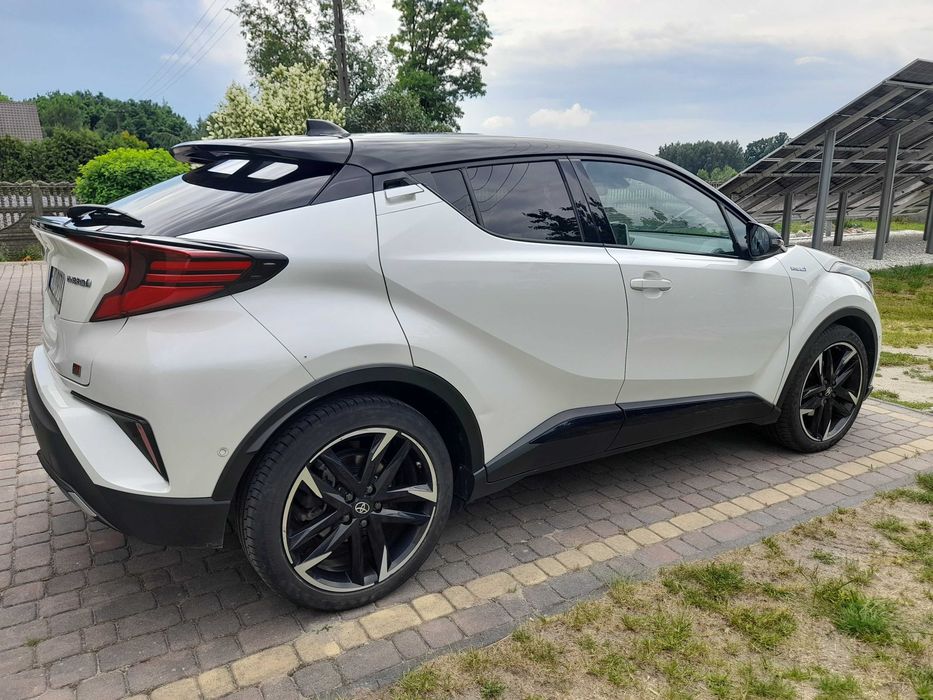 sprzedam samochód toyota CH-r GR sport