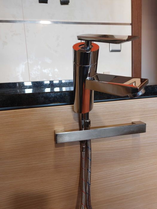 Torneira monocomando de lavatório