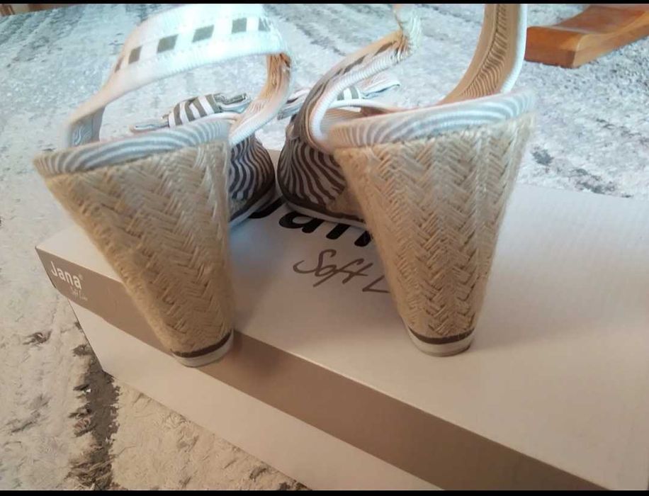 Tommy Hilfiger sandały na koturnie 38/39(25 cm)