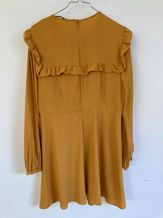 Vestido Zara amarelo mostarda