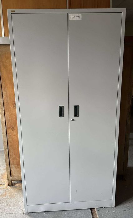 Armários Metal com Prateleiras