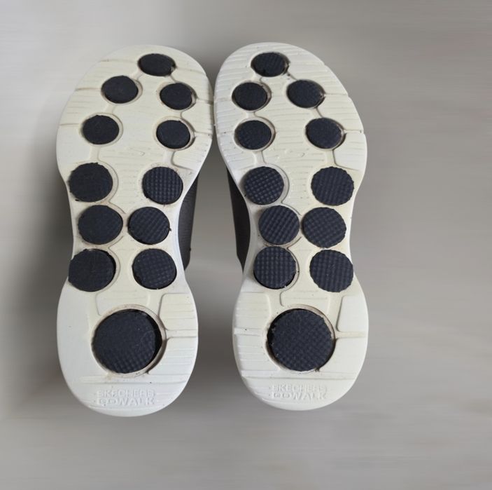 Чоловічі кросівки  "Skechers Go Walk 7 - Easy On 2"