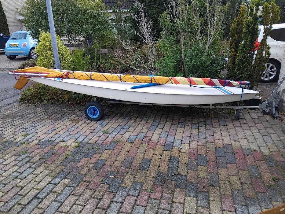 Sunfish w ładnym stanie ze składanym wózkiem