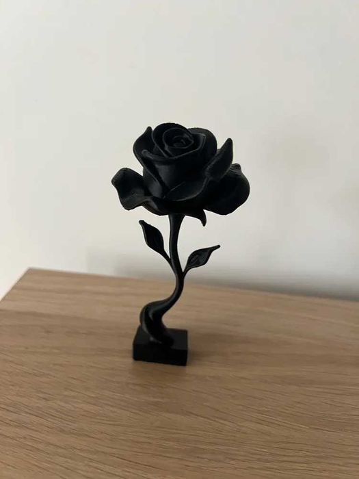 Декоративна подарункова фігурка «Чорна троянда»м