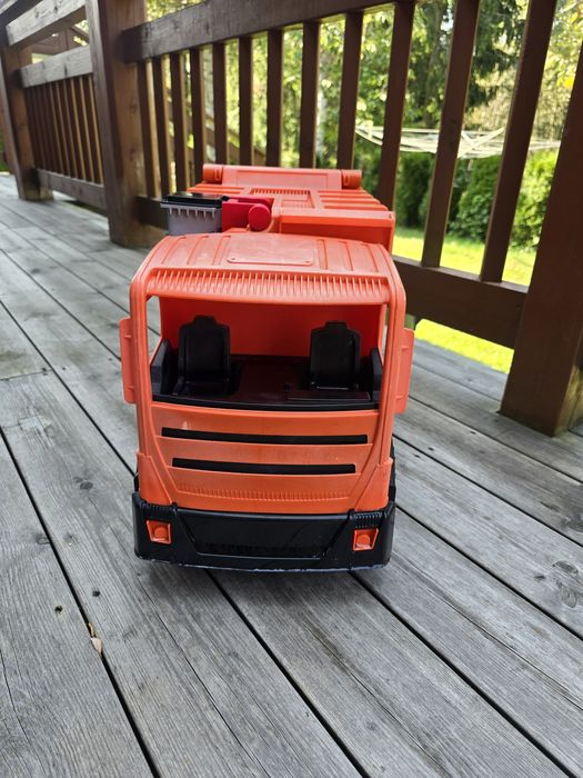 Śmieciarka GIGANT LENA ruchome opuszczane kosze