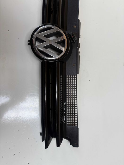 grill/atrapa volkswagen golf 4