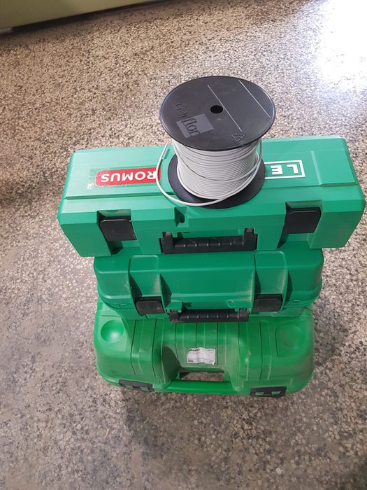 Conjunto de robô e frazadora
