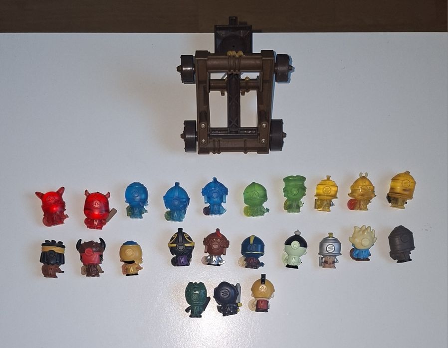 Figuras de ação colecionáveis da linha Crazy Bones (Gogo's)