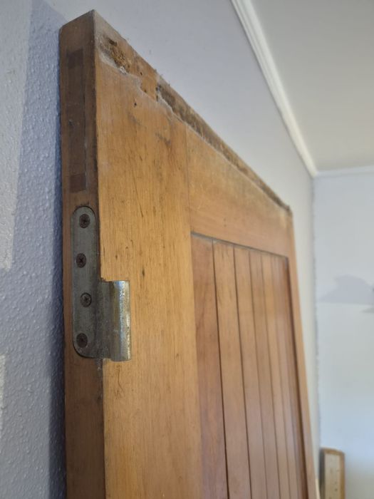 Vende-se porta de entrada
