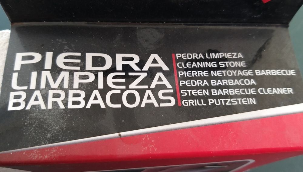 Limpeza da Grelha do Churrasco.