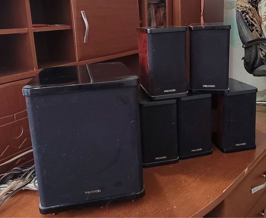 Продається комплект колонок Microlab в робочиму стані. Самовивіз!