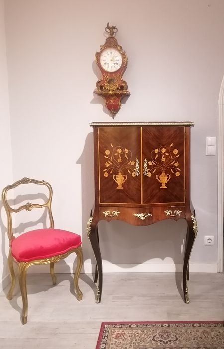 Móvel Bar Garrafeira, estilo Luís XV. Pau-santo.