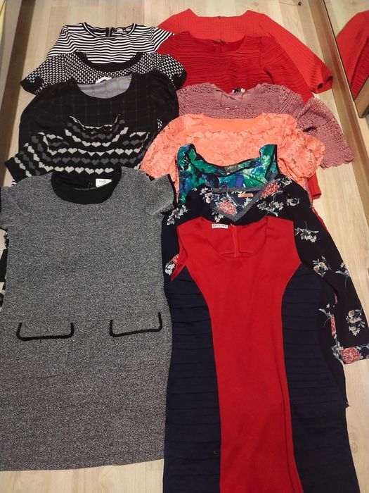Sukienki M 12 sztuk