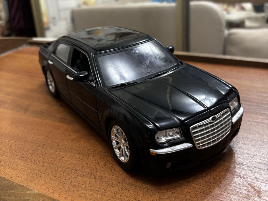 Колекційна машинка Chrysler 300C