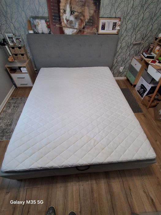 Łóżko małżeńskie