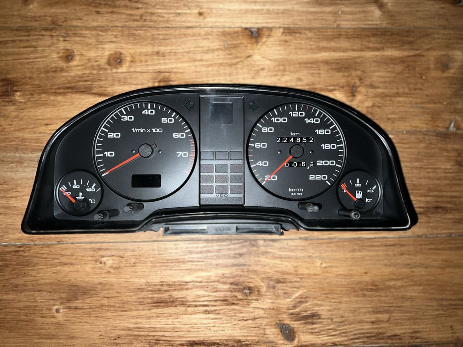 Приборна панель audi-80b3 приборка шиток