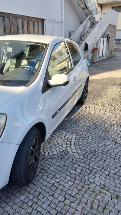 Renault Clio comercial 2 lugares