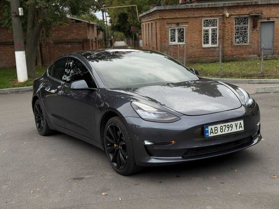 Tesla Model 3 оренда Вінниця
