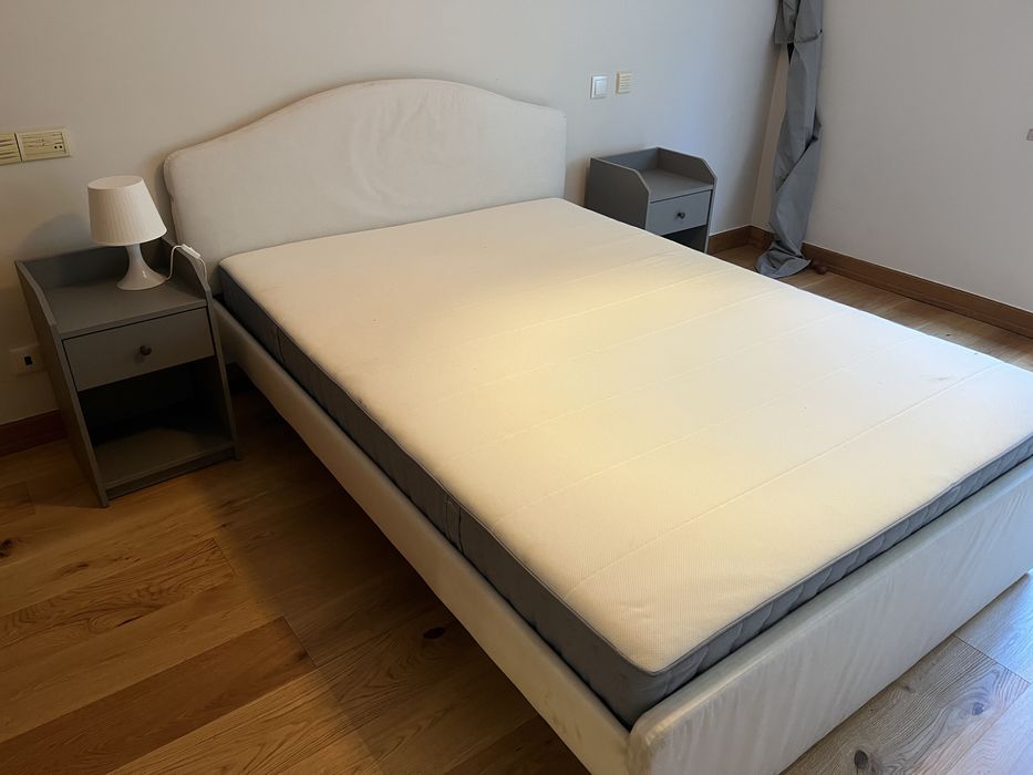 Cama de casal com colchão