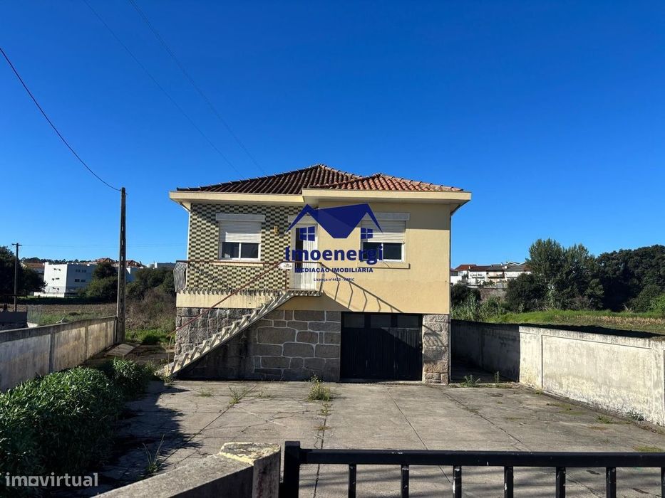 Moradia para Restauro - Árvore