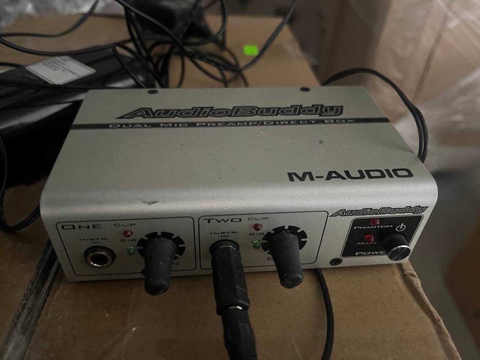 Мікрофонний підсилювач M-Audio Audio Buddy з колонками