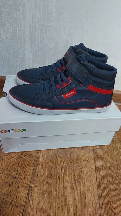 Продам високі кеди ТМ Geox 39 розміру