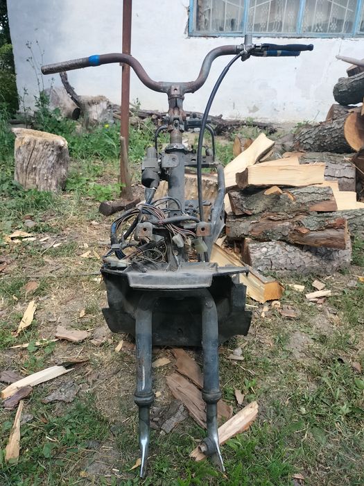 продам раму на Ямаха Джог Артистик фул з проводкой з усім що на фото рама цела