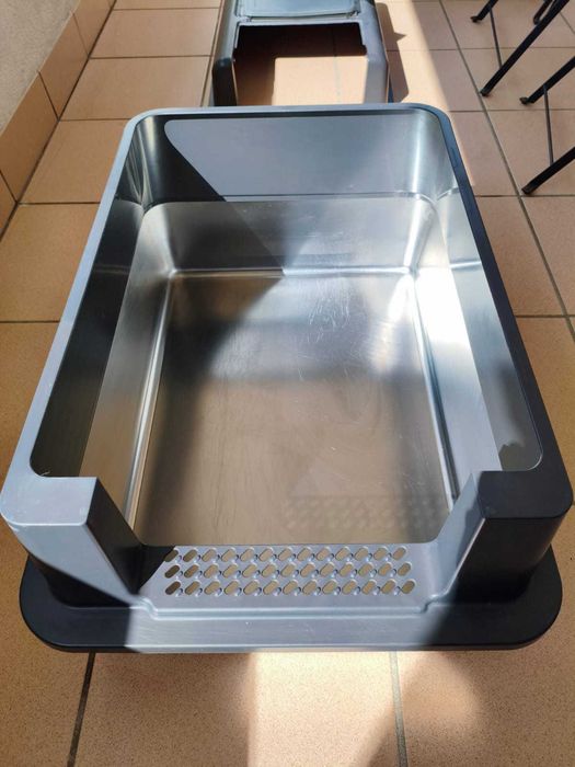 Caixa de Areia Premium – Base em Inox (Anti-Odor) + Acessórios – Como Nova