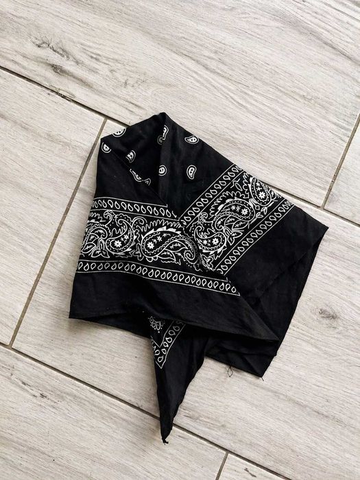 Czarna bandana paisley | Klasyczna chusta unisex